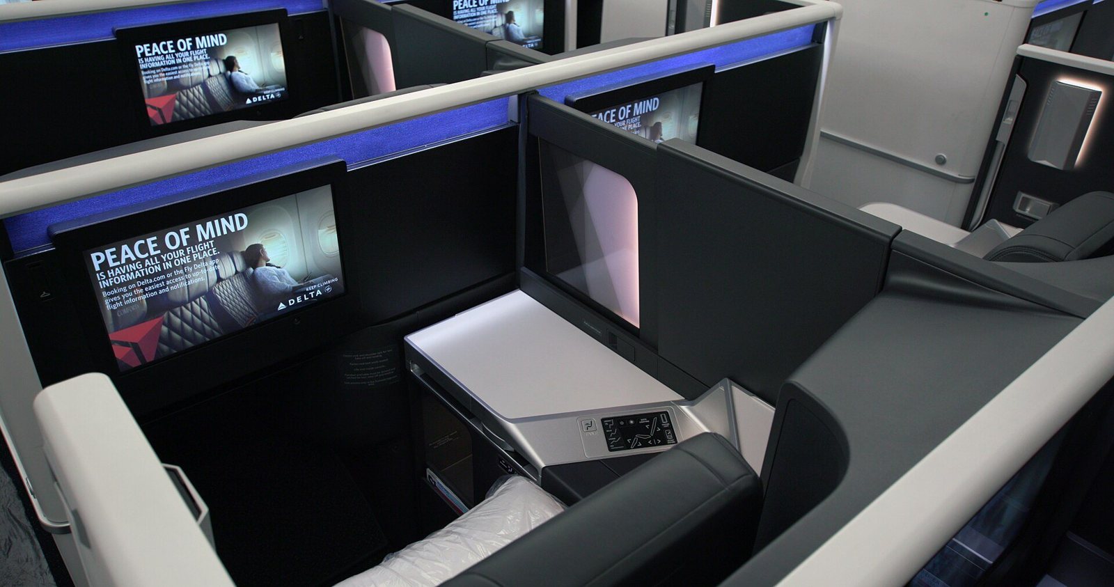 デルタ航空A350 Delta One スイート（2）