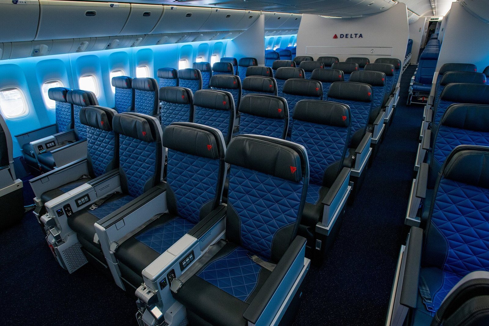 デルタ航空A350 プレミアムセレクト（1）